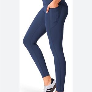 Nwt Under Armour women  Navy Blue Leggings size S